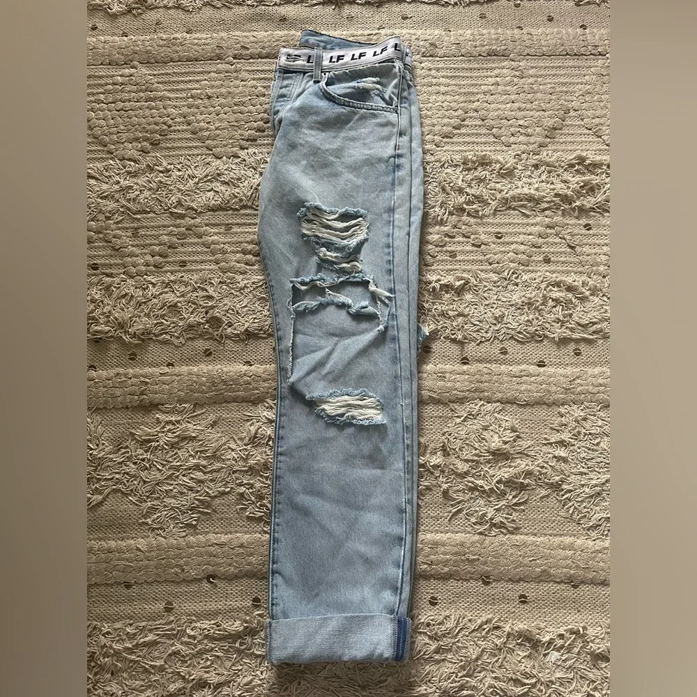 LF from Los Angeles ripped boyfriend jeans and ankle cropped. Size 26 - Picture 2 of 4